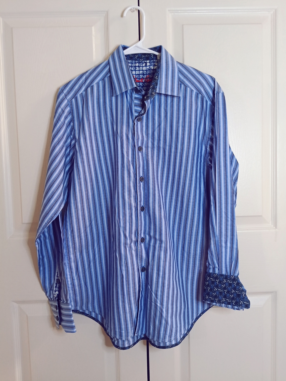 Robert Graham Men’s Blue Multi-Striped Button-Down Shirt